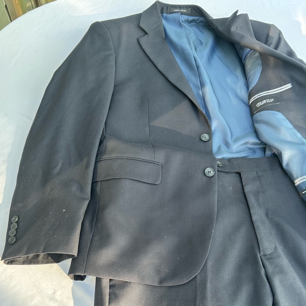 Kenneth Cole 2 PC Suit Slim Fit 100% Wool, Navy, Jacket & Pants, Size 42 36”x29”
